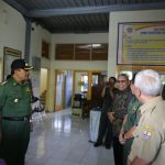 Walikota Cirebon Drs Nasrudin Azis SH Monitoring UN di SMK Gracika Kota Cirebon