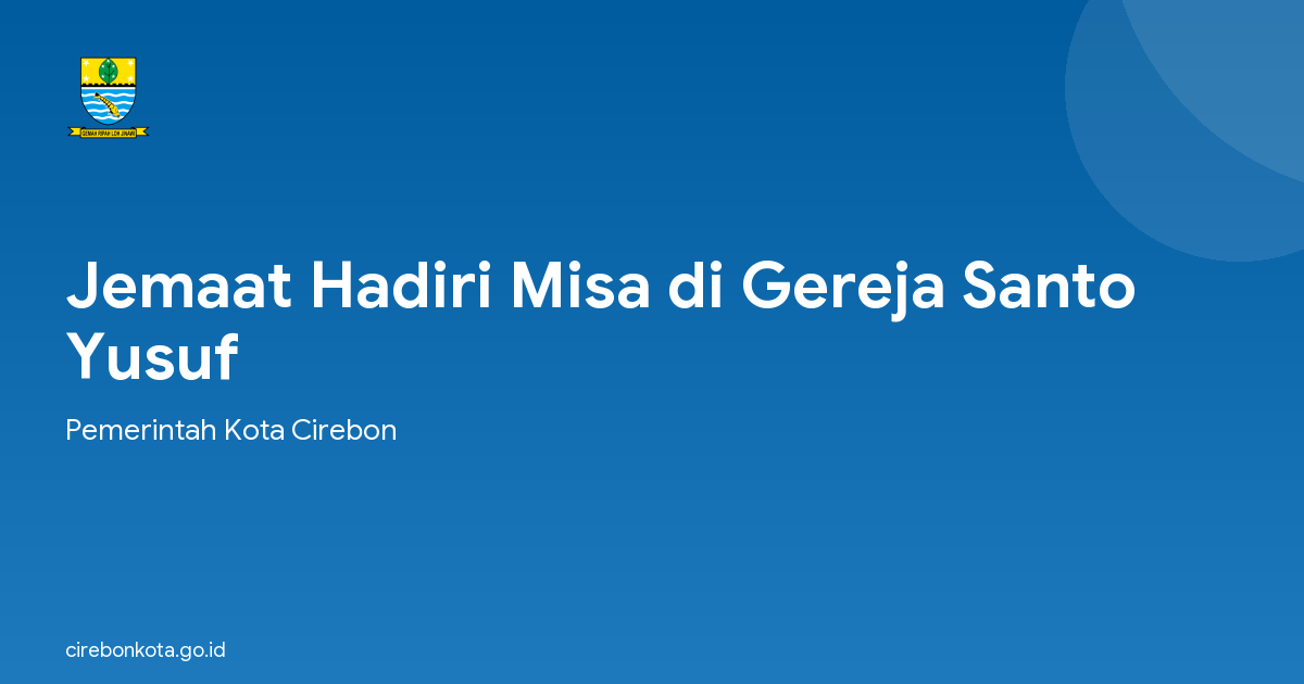 Jemaat Hadiri Misa di Gereja Santo Yusuf