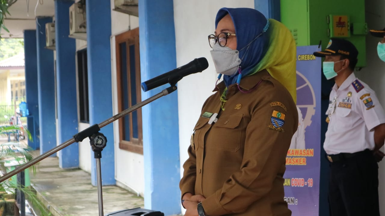 Pemda Kota Cirebon Dapat Bantuan Warning Light Portable