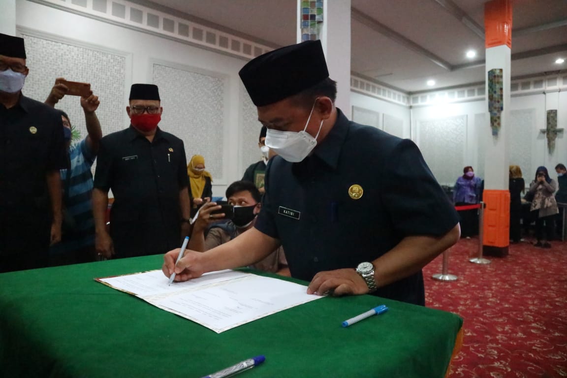 Lantik Dirut RSD Gunung Jati Baru, Wali Kota:  Harus Bekerja Mulai Hari Ini