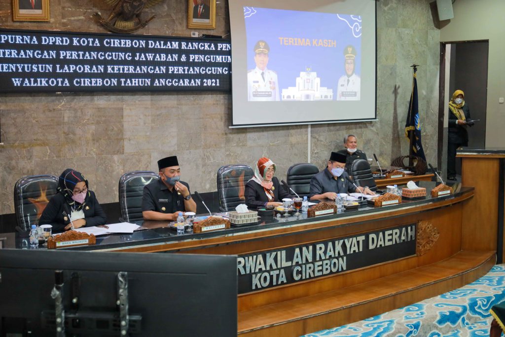 Wali Kota Cirebon Sampaikan Nota Pengantar LKPj 2021 ke DPRD