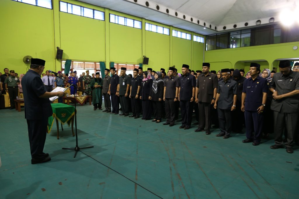 WALIKOTA RESMI MELANTIK 71 PEJABAT DI LINGKUNGAN PEMERINTAH DAERAH KOTA CIREBON