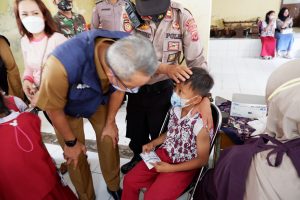 Hari Pertama PTM 100 Persen, Siswa SD Divaksin Covid-19