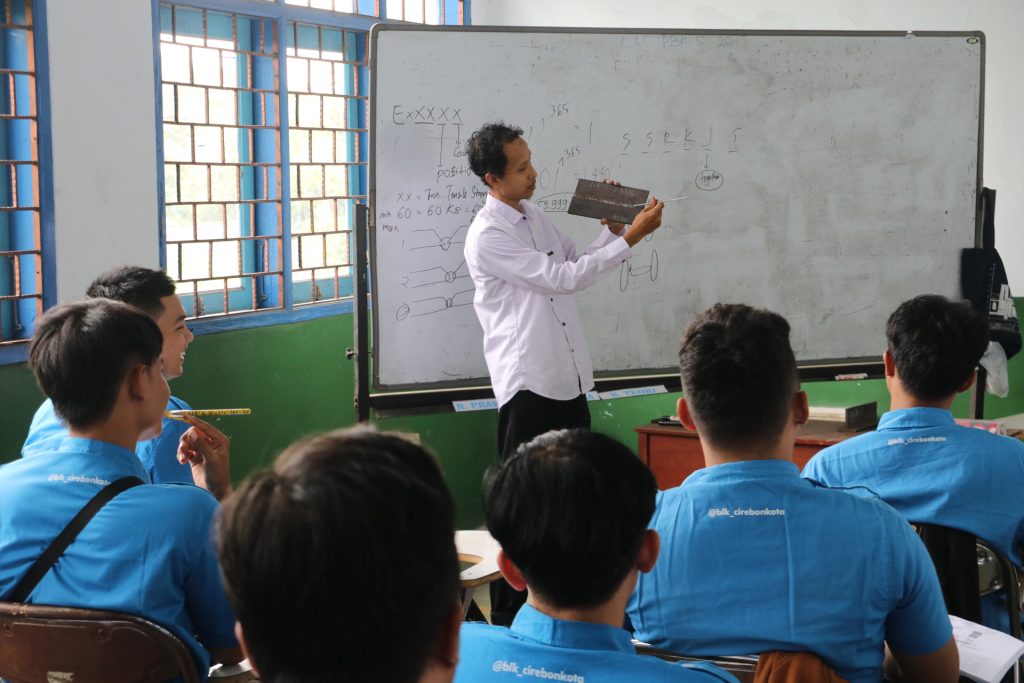 Beri Pelatihan Keterampilan, Disnaker Berharap Peserta Tingkatkan Kreativitas