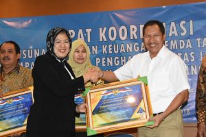 Raih WTP Dua Kali, Pemda Kota Cirebon Raih Penghargaan Oleh Kemenku