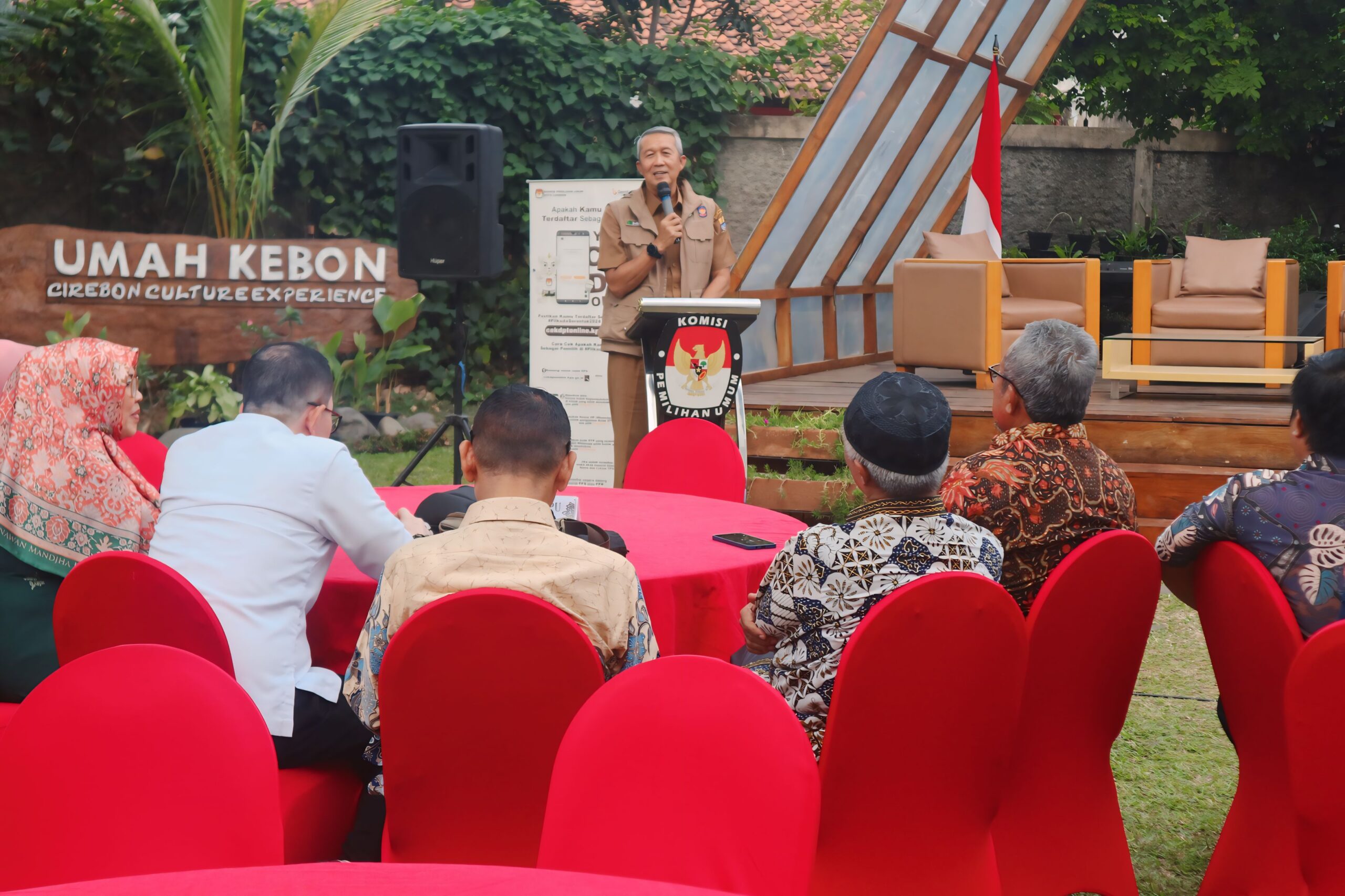 Sosialisasi Tahapan Pilkada 2024, Pj Wali Kota Cirebon Tekankan Peran Media dan Pendidikan Pemilih