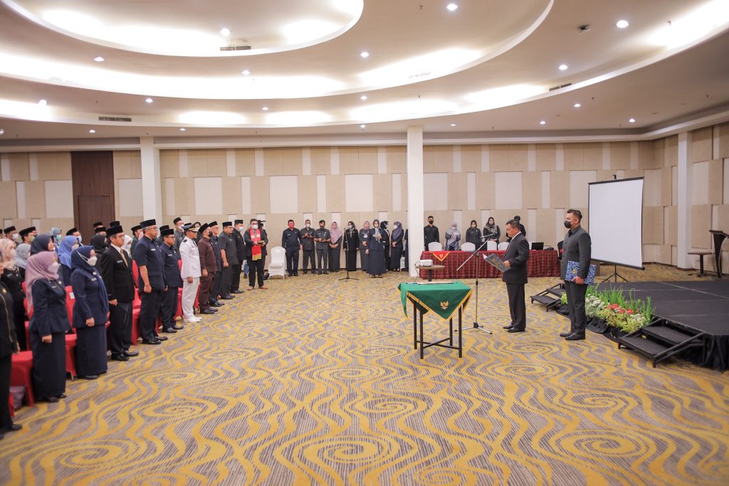 Lantik Pejabat Eselon II hingga Kepsek, Wali Kota Ingatkan Niat Awal Menjadi ASN
