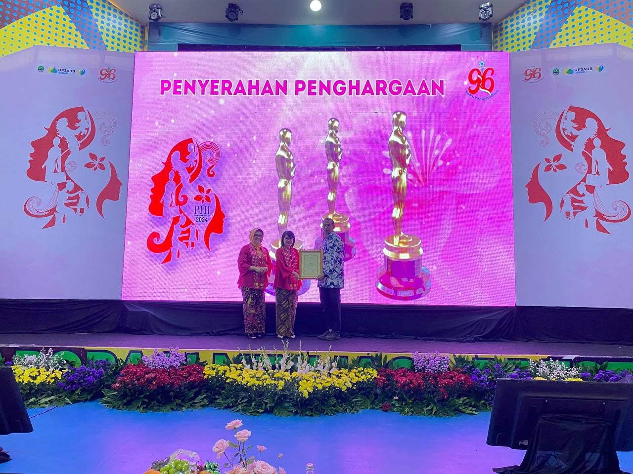 Kota Cirebon Raih Penghargaan Juara Harapan II dalam Lomba P2WKSS Tingkat Provinsi Jawa Barat