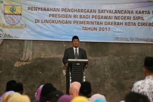 410 ORANG RESMI MENERIMA PENGHARGAAN SATYALANCANA KARYA SATYA PRESIDEN RI 410 ORANG RESMI MENERIMA PENGHARGAAN SATYALANCANA KARYA SATYA PRESIDEN RI 