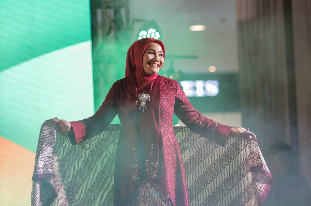 Jadi Model di CSB Fashion Week 2022, Wakil Wali Kota Ajak Lestarikan Kebaya