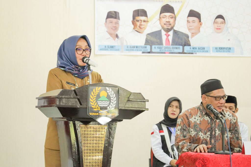 Lepas Pemberangkatan Haji, Wakil Wali Kota Ingatkan Pentingnya Jaga Kesehatan