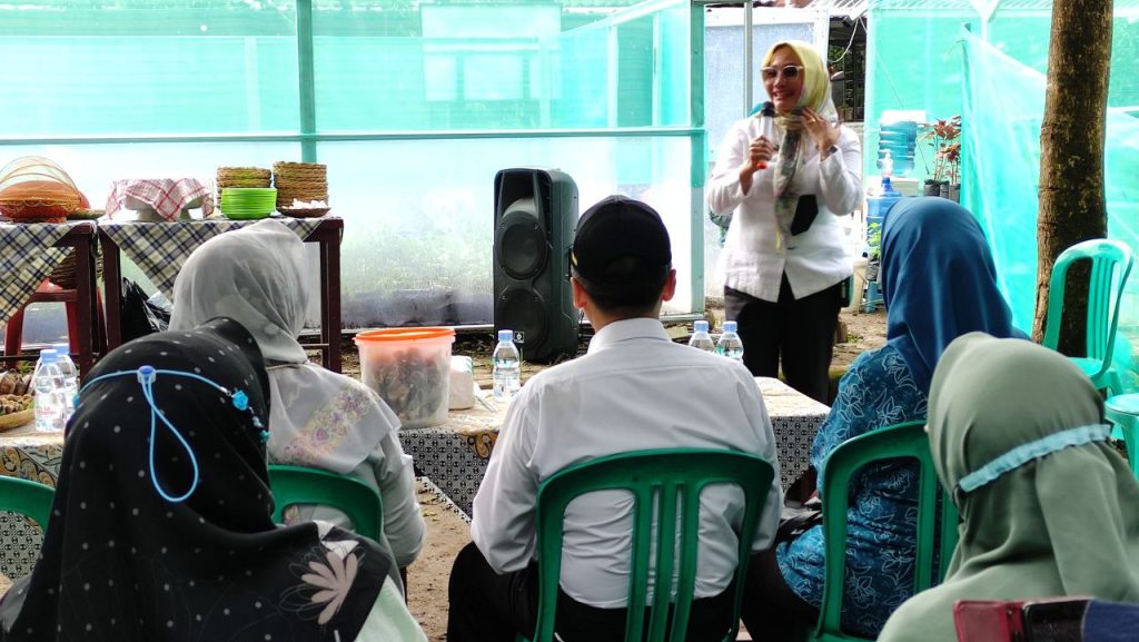 Program Green House KPLH Mutiara Asri Sukses Manfaatkan Ruang Terbuka