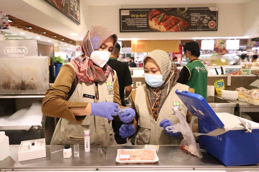 Jelang Idulfitri, Petugas Pangan Lakukan Uji Formalin dan pH Bahan Pangan