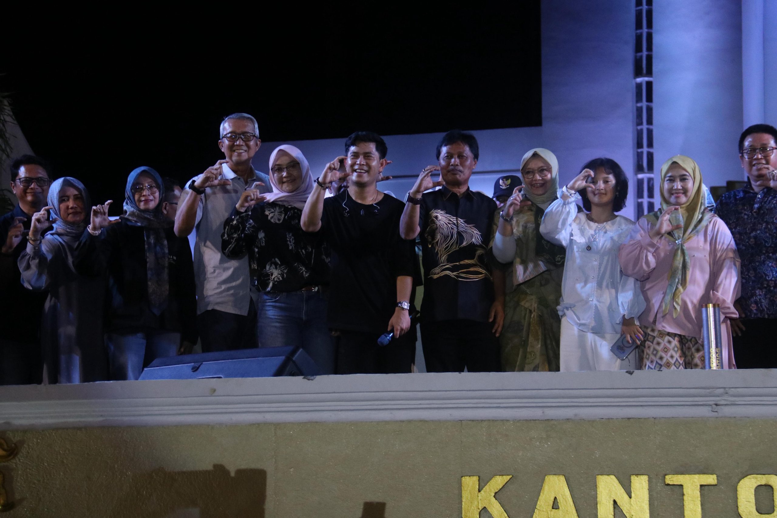 Cakra Khan Meriahkan Malam Puncak Hari Jadi Cirebon ke-598: Harmoni Musik dalam Napas Sejarah