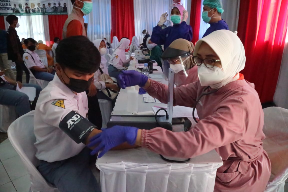 Lima Ribu Warga Kota Cirebon Ikuti Gebyar Vaksinasi Jabar Juara Merdeka Covid-19