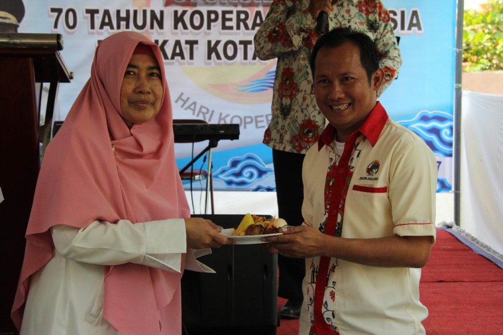 HUT KOPERASI KE-70. DPKUKM KOTA CIREBON GELAR SYUKURAN
