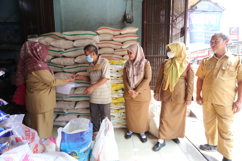DKPPP Kota Cirebon dan Bulog Pantau Harga Beras di Pasar