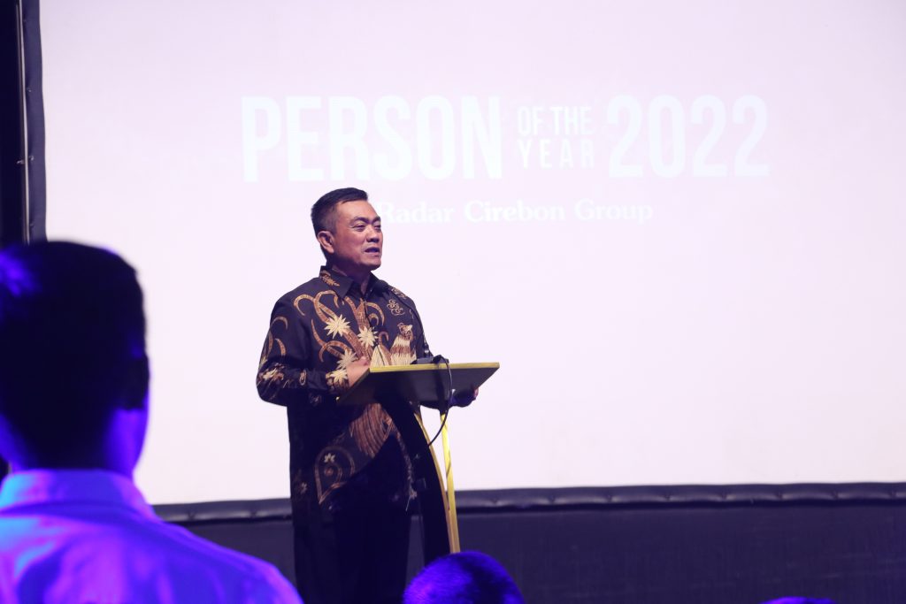 <strong>Hadirkan Layanan 112, Wali Kota Cirebon Diganjar Penghargaan Person of The Year 2022</strong>