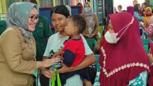 Salurkan Paket Makanan Tambahan Anak untuk Cegah Stunting