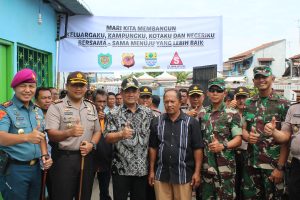  PEDULI WARGA, FORKOPIMDA ADAKAN KEGIATAN BEDAH RUMAH