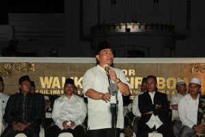 WALI KOTA BUKA TRADISI PAWAI OBOR UNTUK MENYAMBUT DATANGNYA BULAN RAMADHAN 1438 H