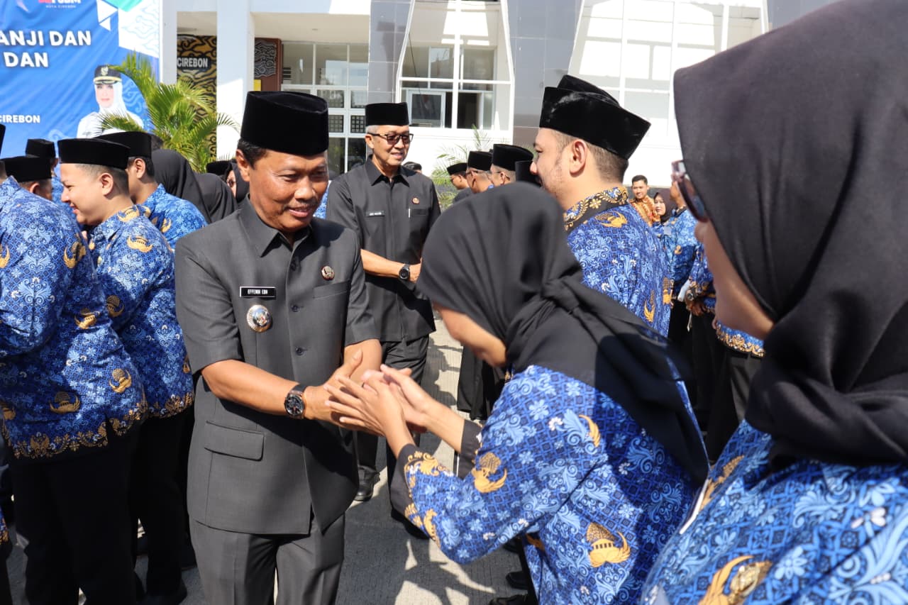 Lantik 233 ASN, Wali Kota Cirebon Dorong Penguatan Birokrasi dan Layanan Publik