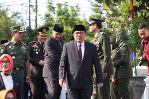HUT KE-72 TNI DENGAN TEMA "BERSAMA RAKYAT TNI KUAT"