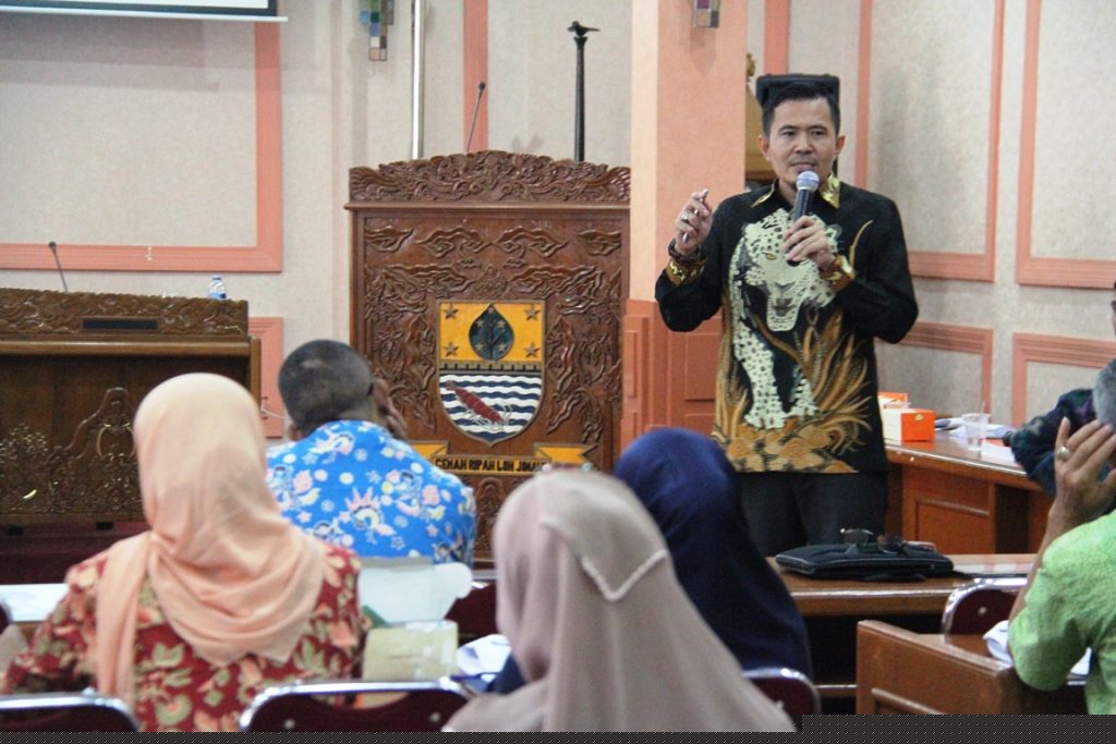 JAGA KONDUSIFITAS, KPU GELAR SOSIALISASI WALIKOTA DAN WAKIL WALIKOTA CIREBON TAHUN 2018