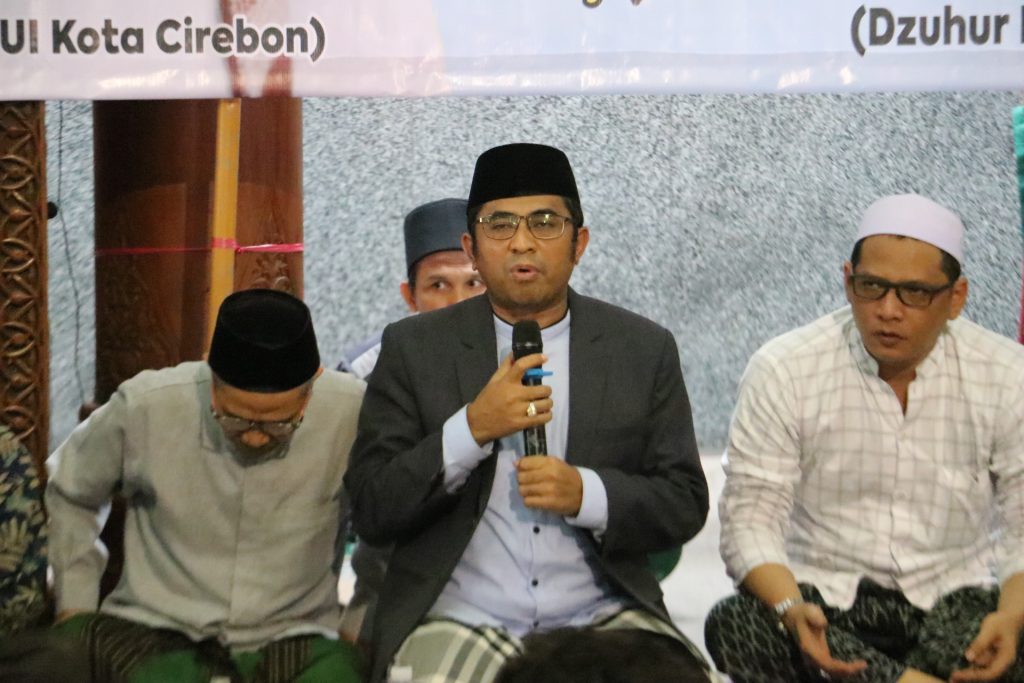 Masyarakat Kota Cirebon Panjatkan Doa untuk Emmeril Kahn Mumtadz