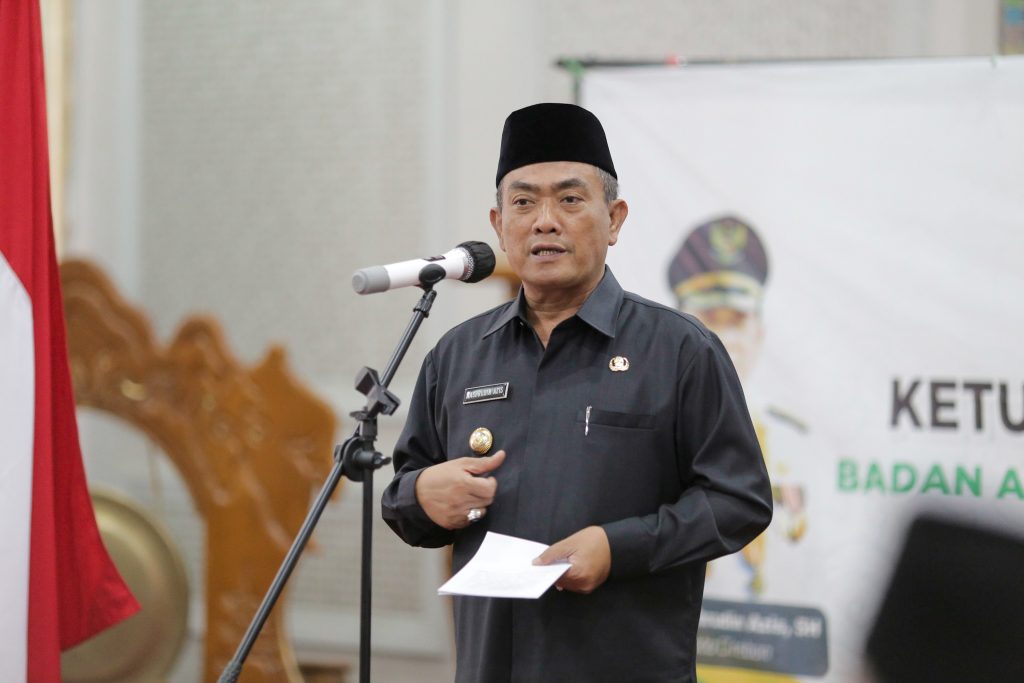 Wali Kota Lantik Pimpinan Baznas Kota Cirebon Periode 2022-2027