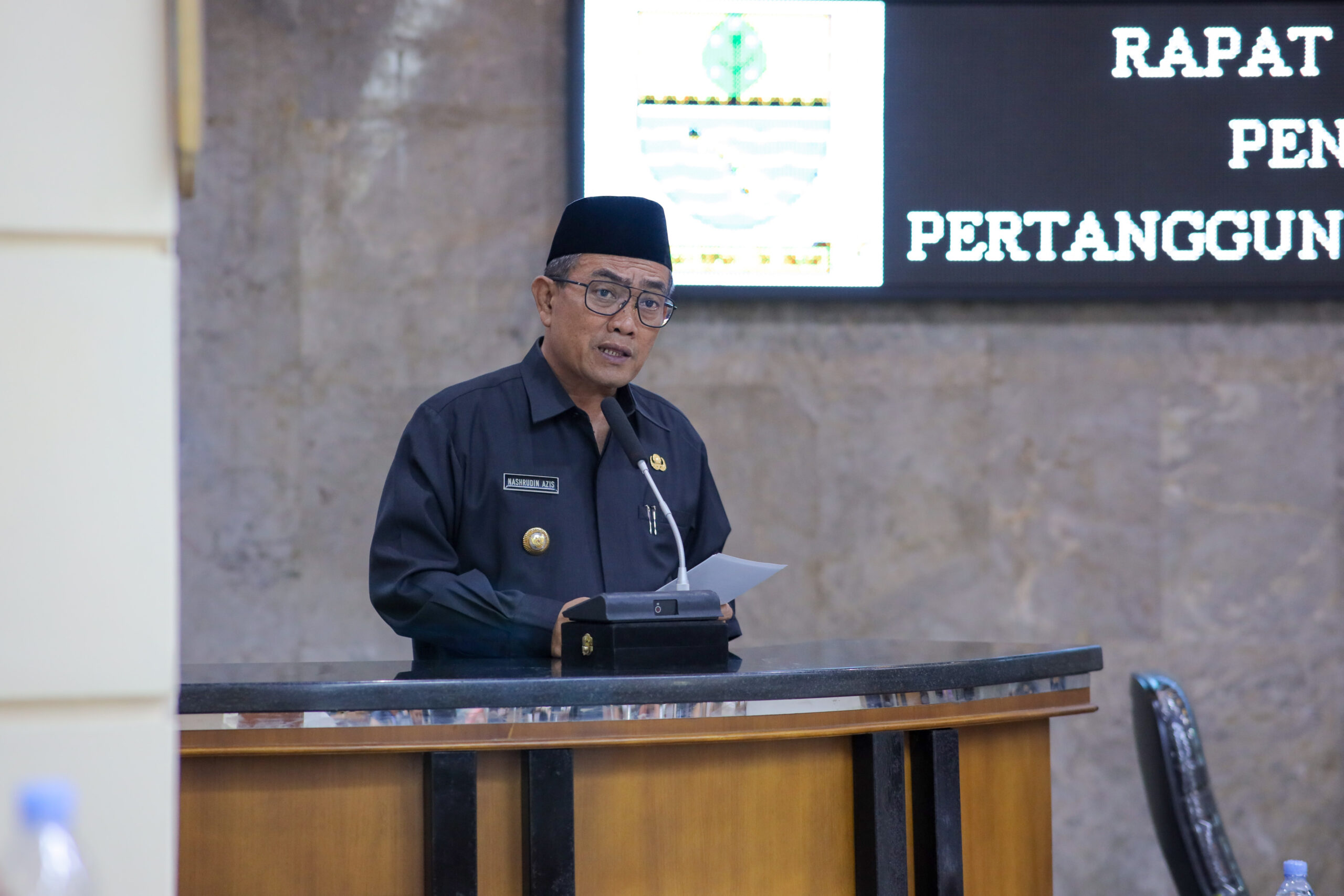Wali Kota Sampaikan Raperda PP APBD 2022 ke DPRD Kota Cirebon