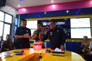 HADAPI PERGANTIAN TAHUN PEMERINTAH DAERAH KOTA CIREBON LAKUKAN TROBOSAN BARU