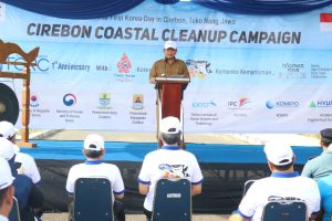 Dominasi Sampah di Pantai, Kota Cirebon Segera Buatkan Perda Pembatasan Penggunaan Kantong Plastik