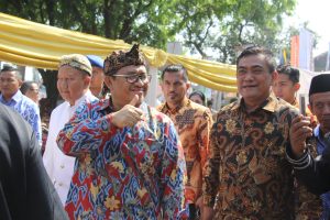 DIAWALI PEMBACAAN IKRAR KEBHINEKAAN RAJA DAN SULTAN SENUSANTARA ACARA FKN XI DI CIREBON RESMI DI MULAI