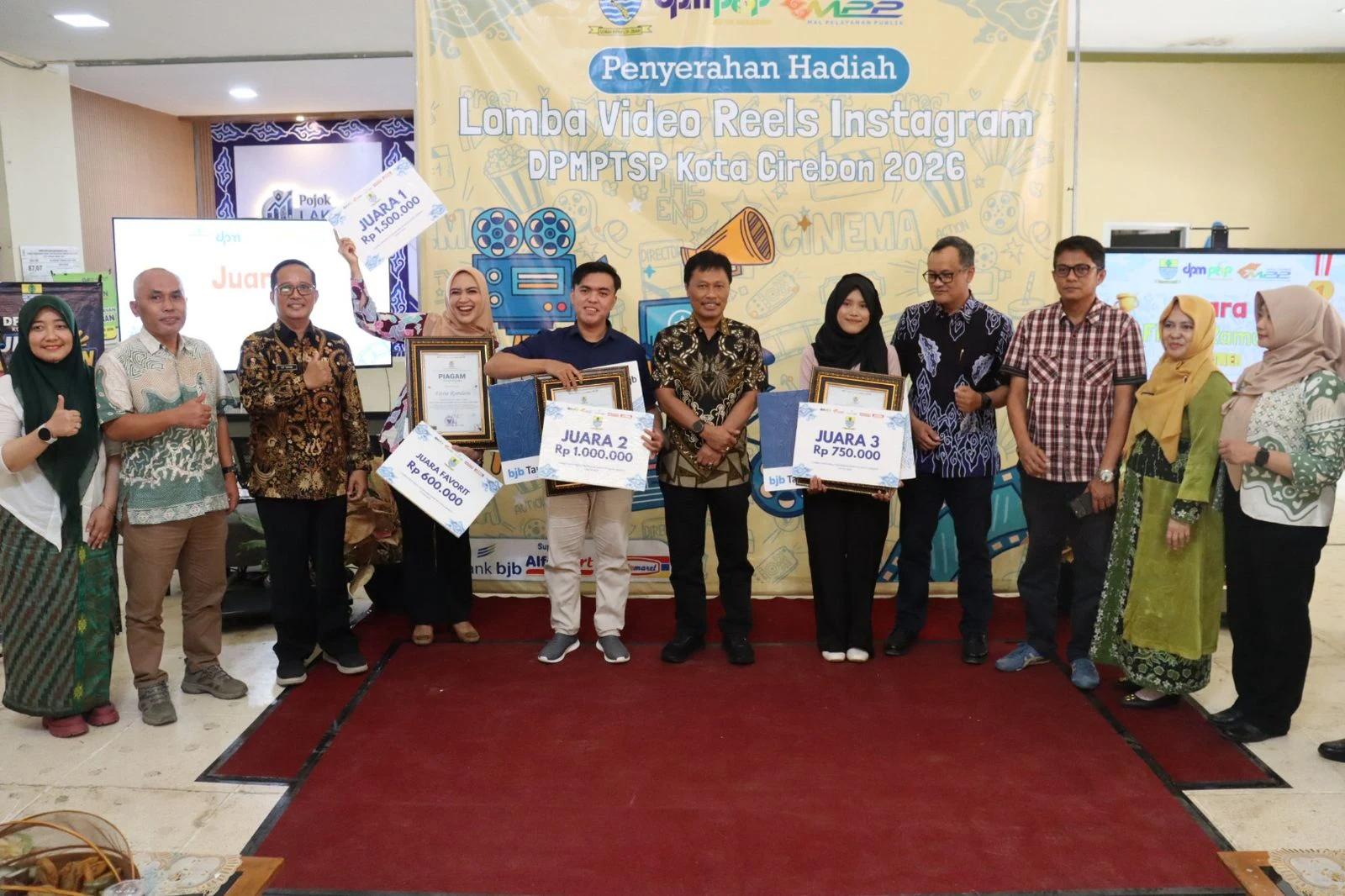 e2c03077-d482-4bdd-a948-29b5109a7414.webp