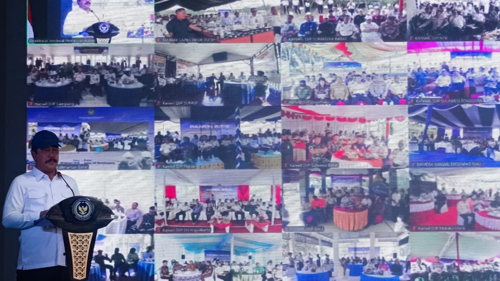 Menteri Imigrasi dan Pemasyarakatan, Spontan Sumbang 5.000 Baju untuk Anak Korban Bencana.