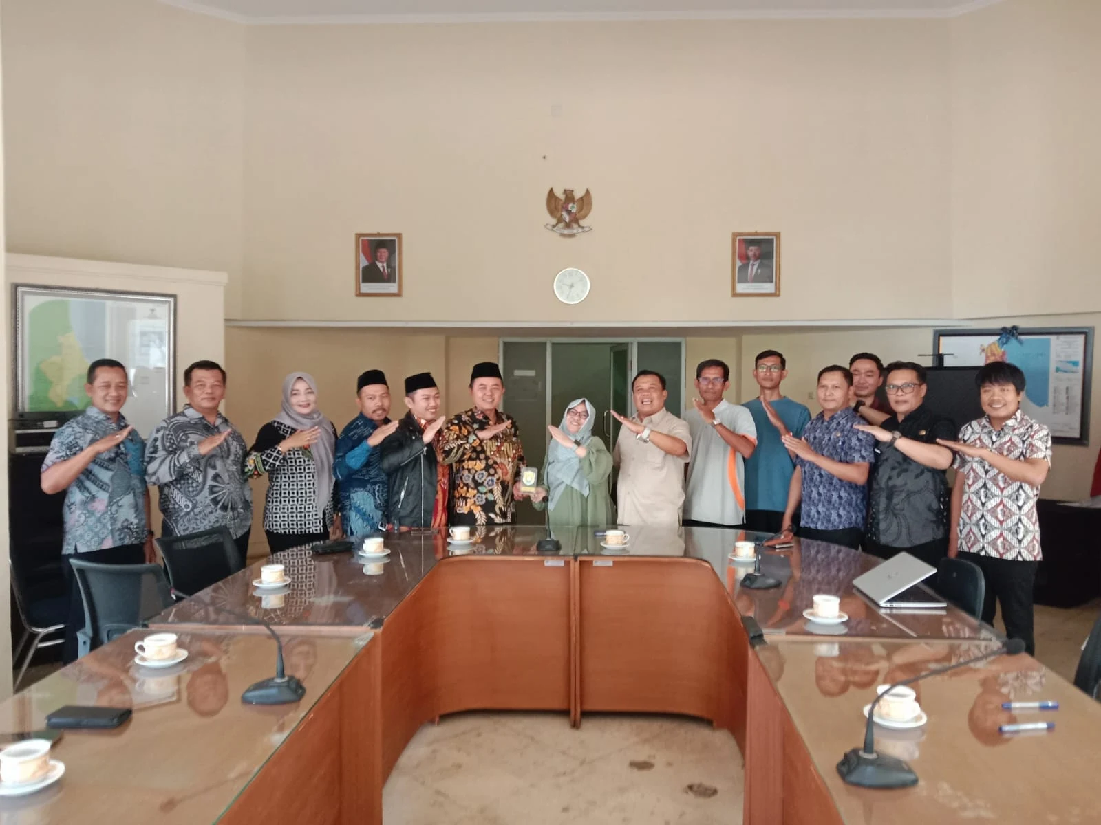 Komisi-B DPRD Kabupaten Kendal Kunjungi DPMPTSP Kota Cirebon, Pelajari Integrasi Pelayanan Publik Berbasis Digital