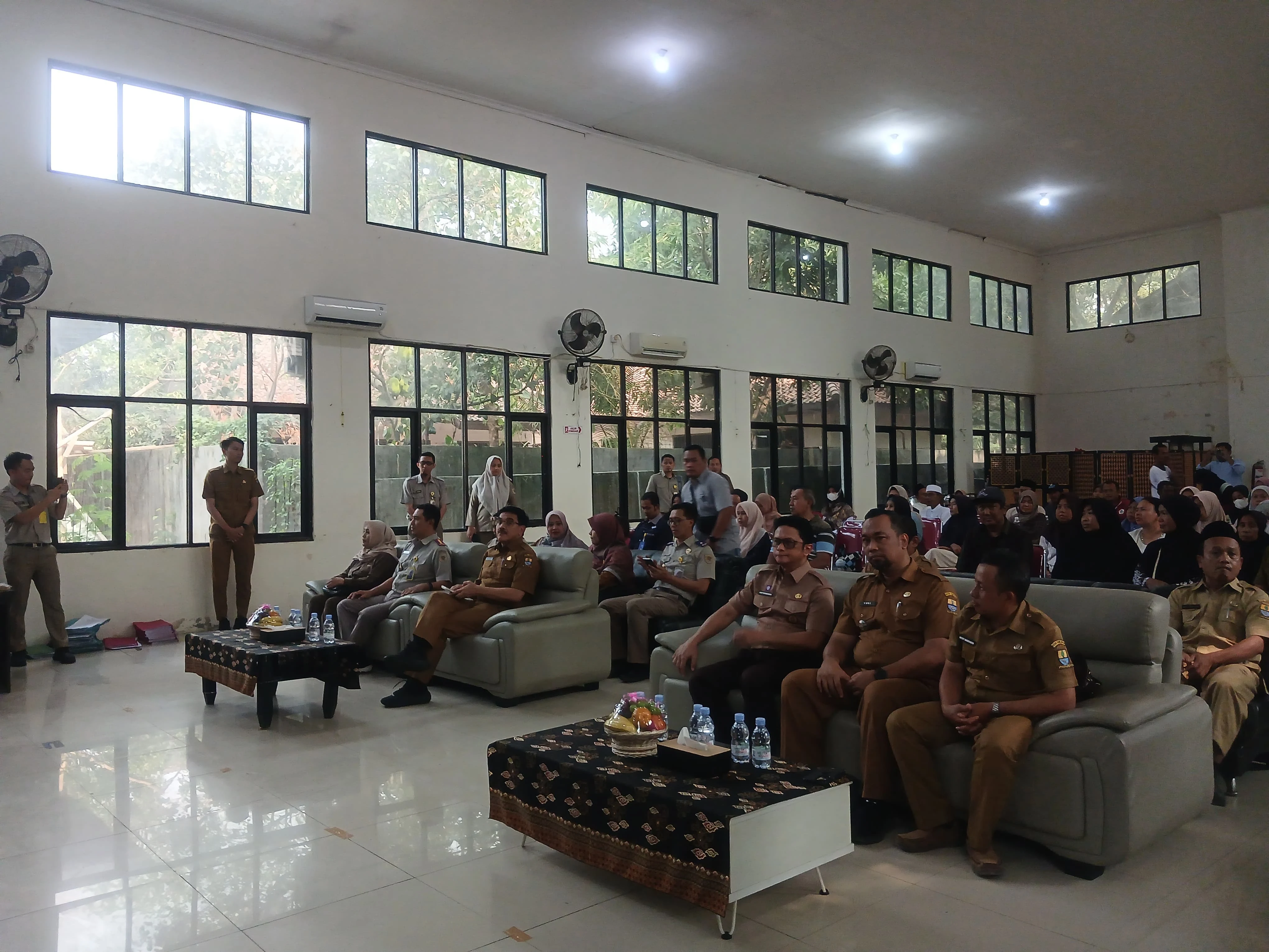 Warga Kalijaga dan Argasunya Terima Sertifikat PTSL, Pemerintah Hadir Berikan Kepastian Hukum