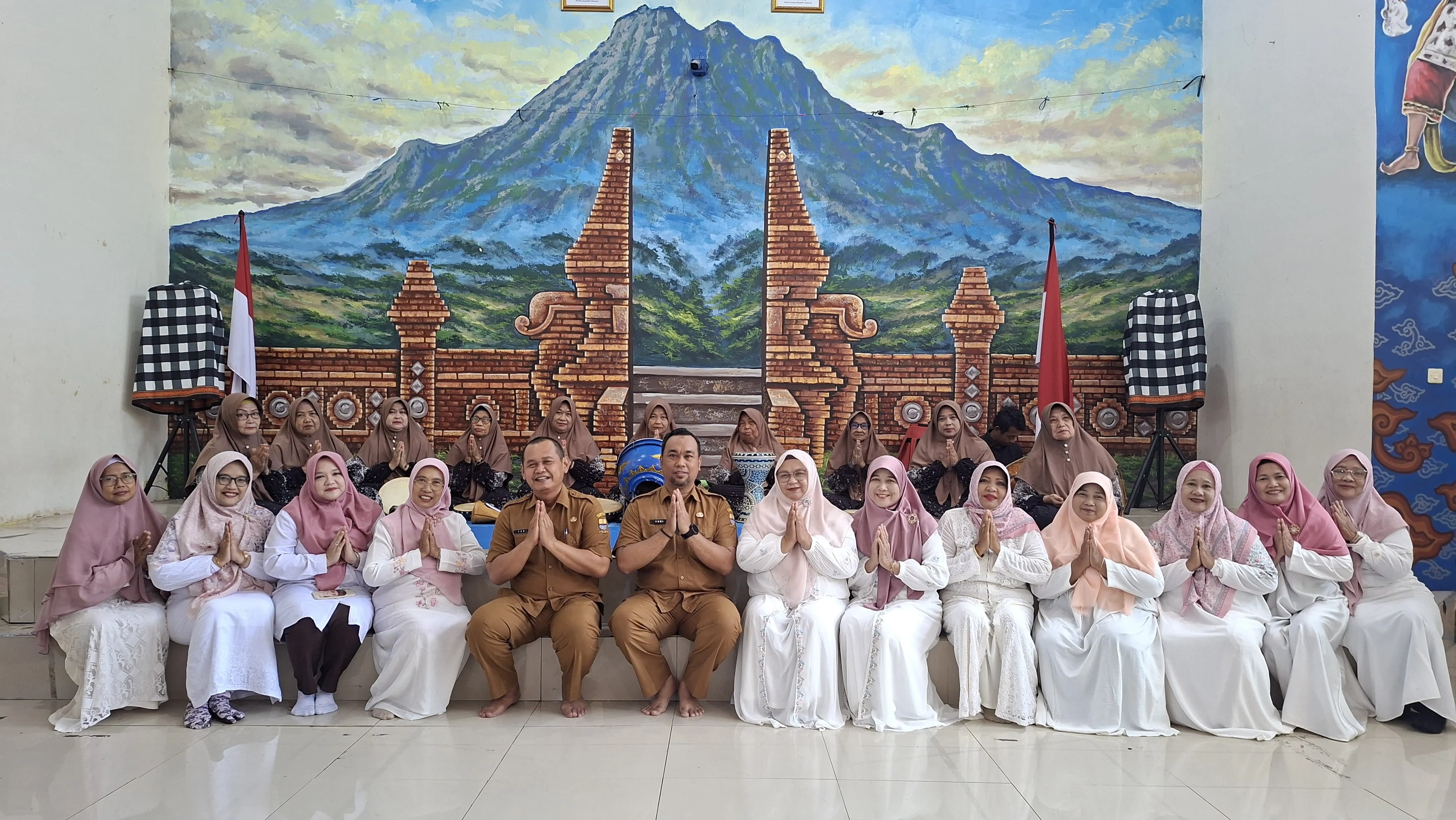 Peringati Maulid Nabi Muhammad SAW, TP PKK Kecamatan Harjamukti Gelar Pengajian Rutin
